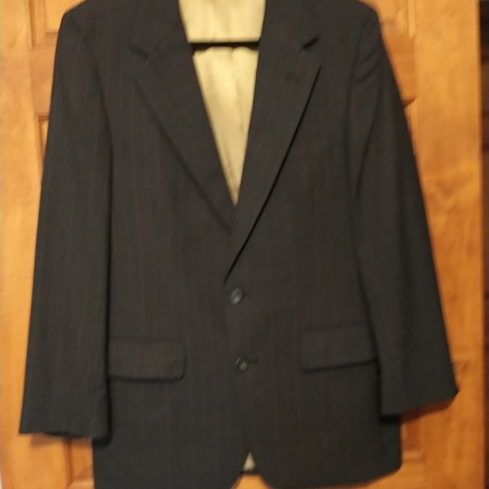 Bill Blass men's size 41 gray pinstripe gold lined suit jacket single breasted
